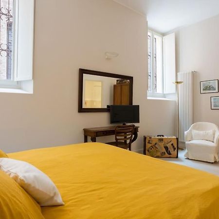 Palazzo Sabbioni Appartamento Lusso Due Camere Soggiorno Cucina Ферара Екстериор снимка