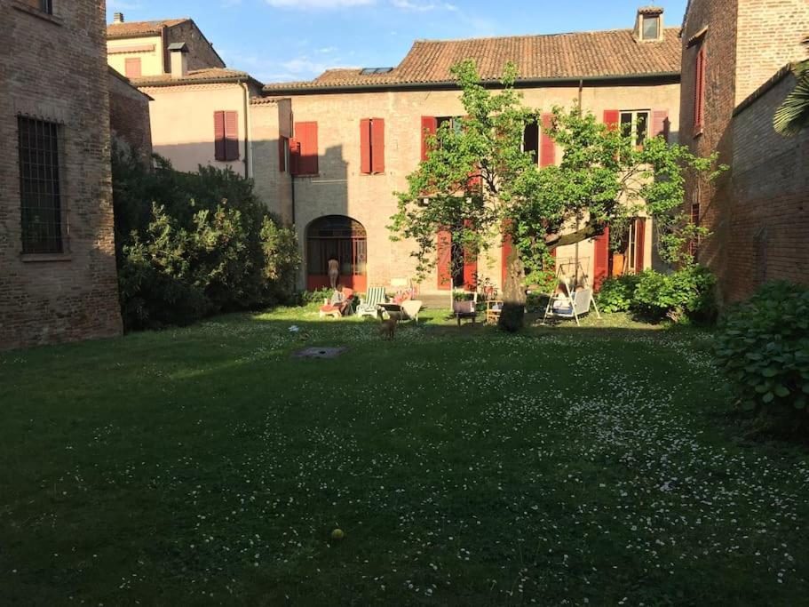 Palazzo Sabbioni Appartamento Lusso Due Camere Soggiorno Cucina Ферара Екстериор снимка