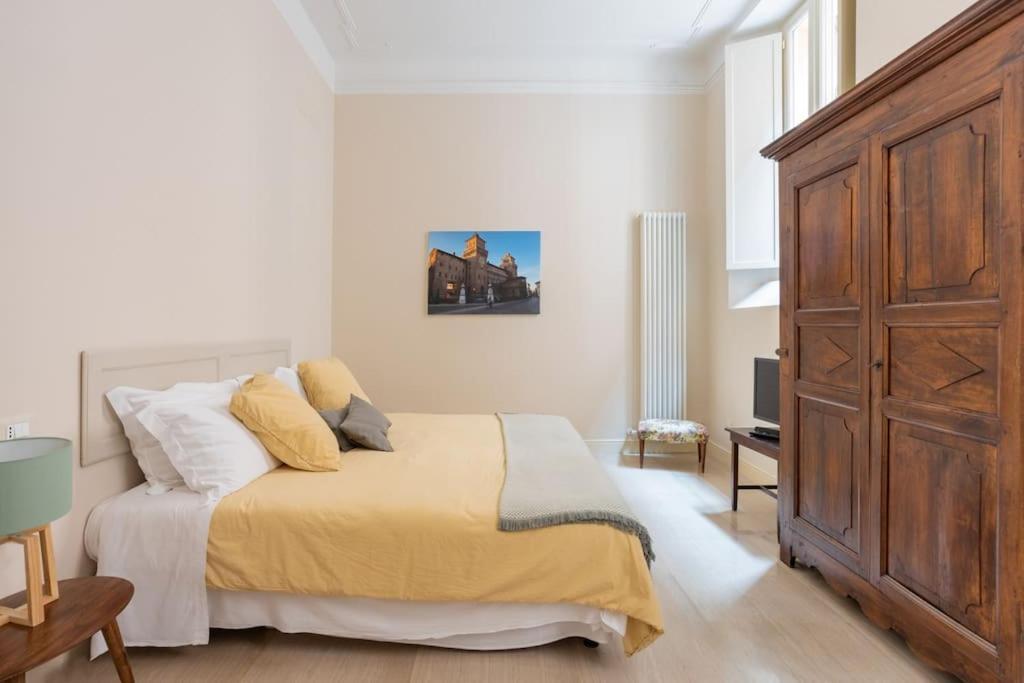Palazzo Sabbioni Appartamento Lusso Due Camere Soggiorno Cucina Ферара Екстериор снимка